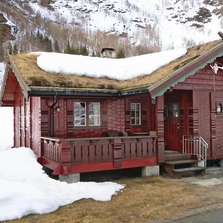 2 Bedroom Awesome Home In Rauland Rauland